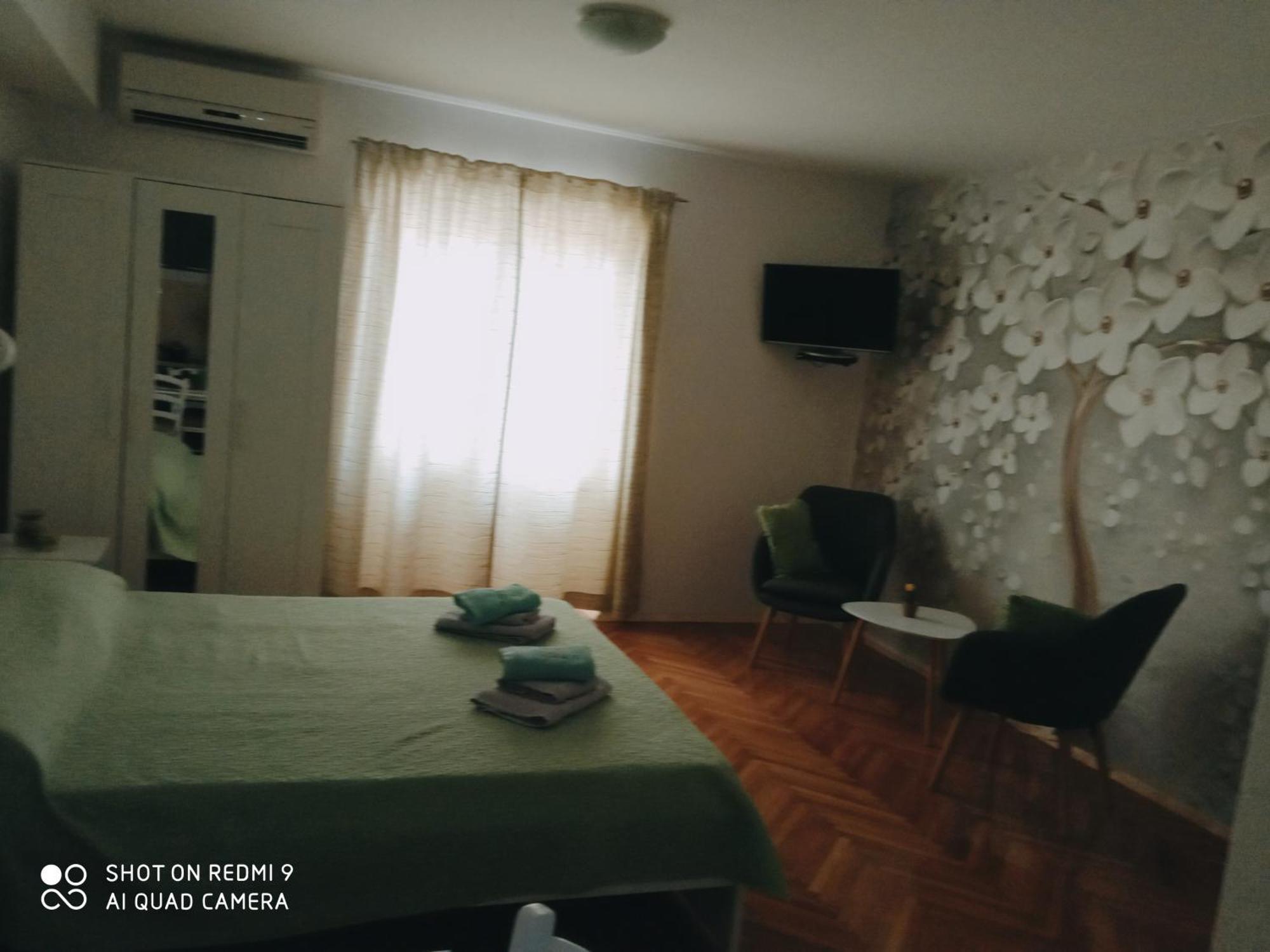 Studios Ana Mari Komiža Rom bilde